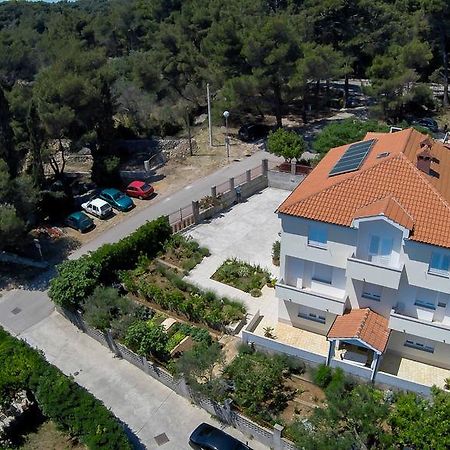 Apartmani Dorita Mali Lošinj Exteriör bild