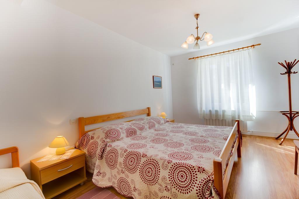 Apartmani Dorita Mali Lošinj Exteriör bild