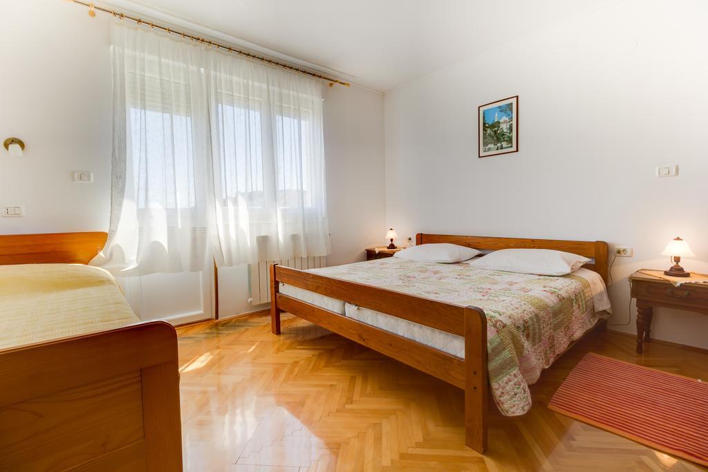Apartmani Dorita Mali Lošinj Exteriör bild
