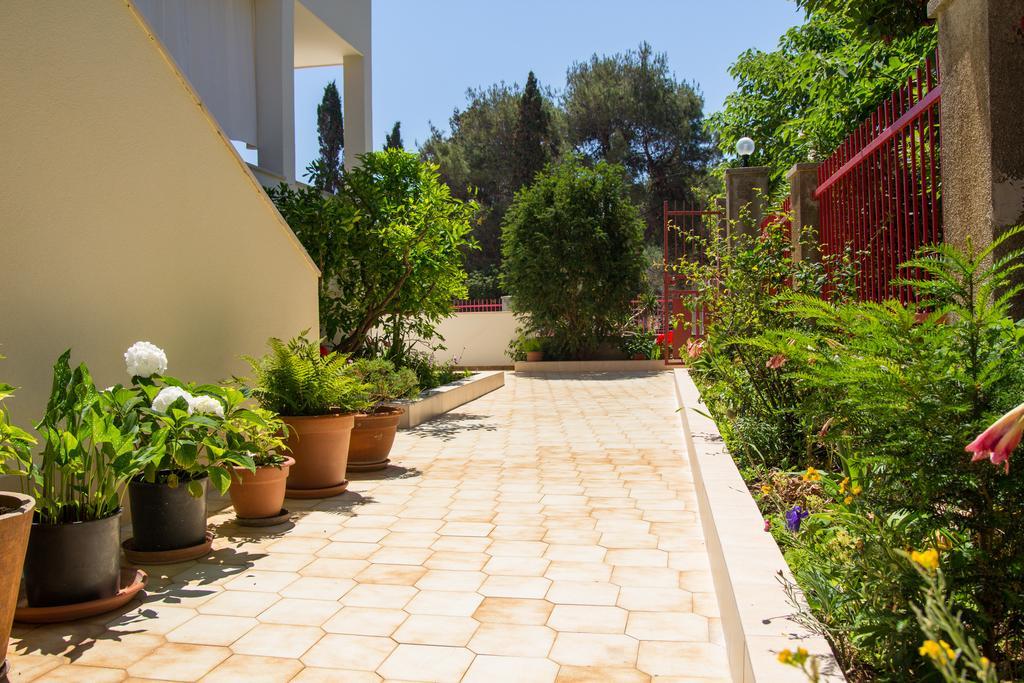 Apartmani Dorita Mali Lošinj Exteriör bild