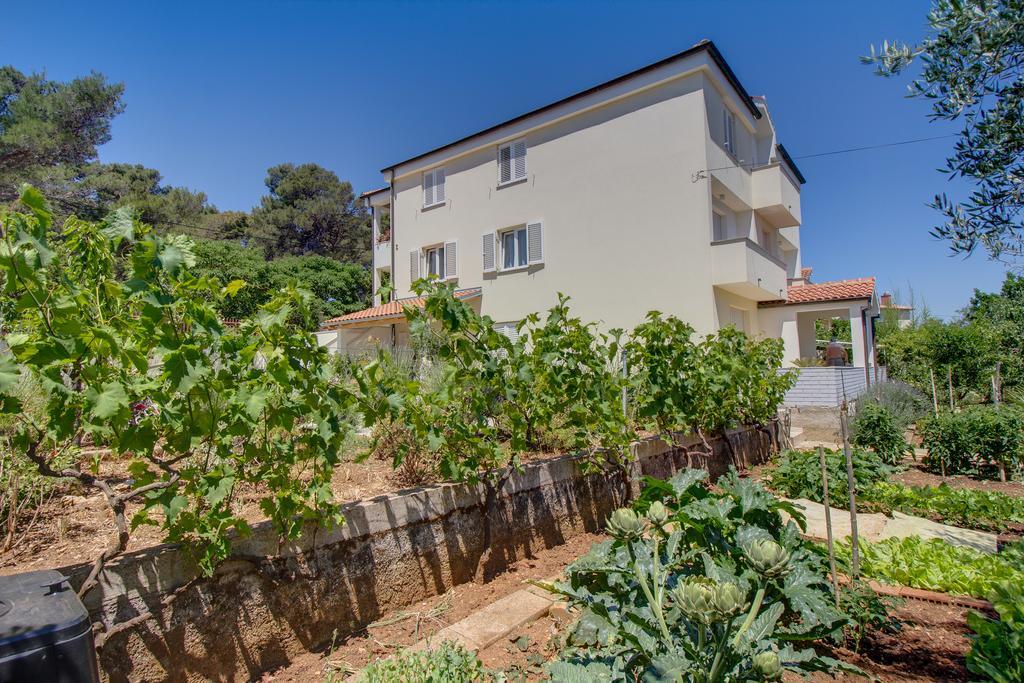 Apartmani Dorita Mali Lošinj Exteriör bild