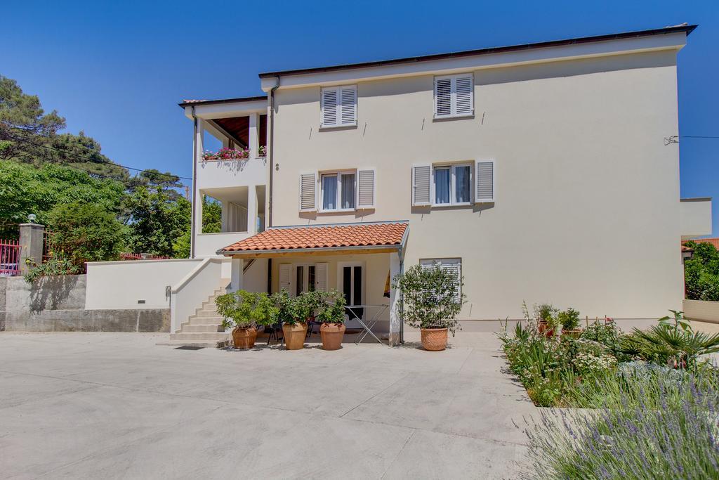 Apartmani Dorita Mali Lošinj Exteriör bild