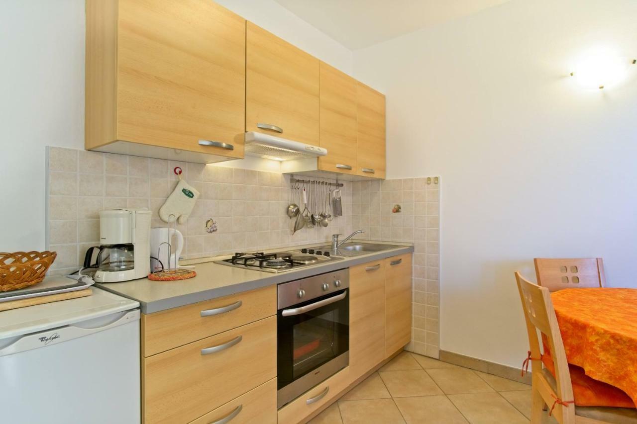 Apartmani Dorita Mali Lošinj Exteriör bild