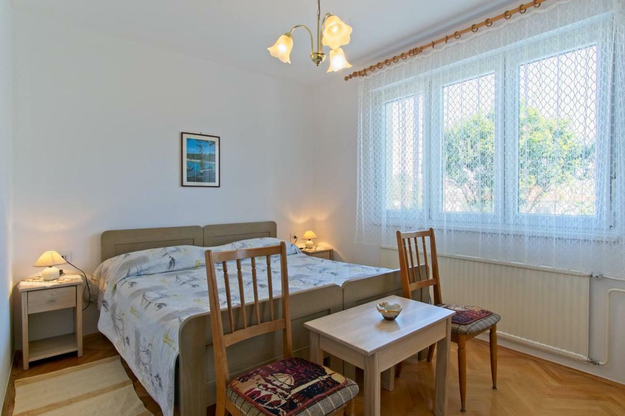 Apartmani Dorita Mali Lošinj Exteriör bild