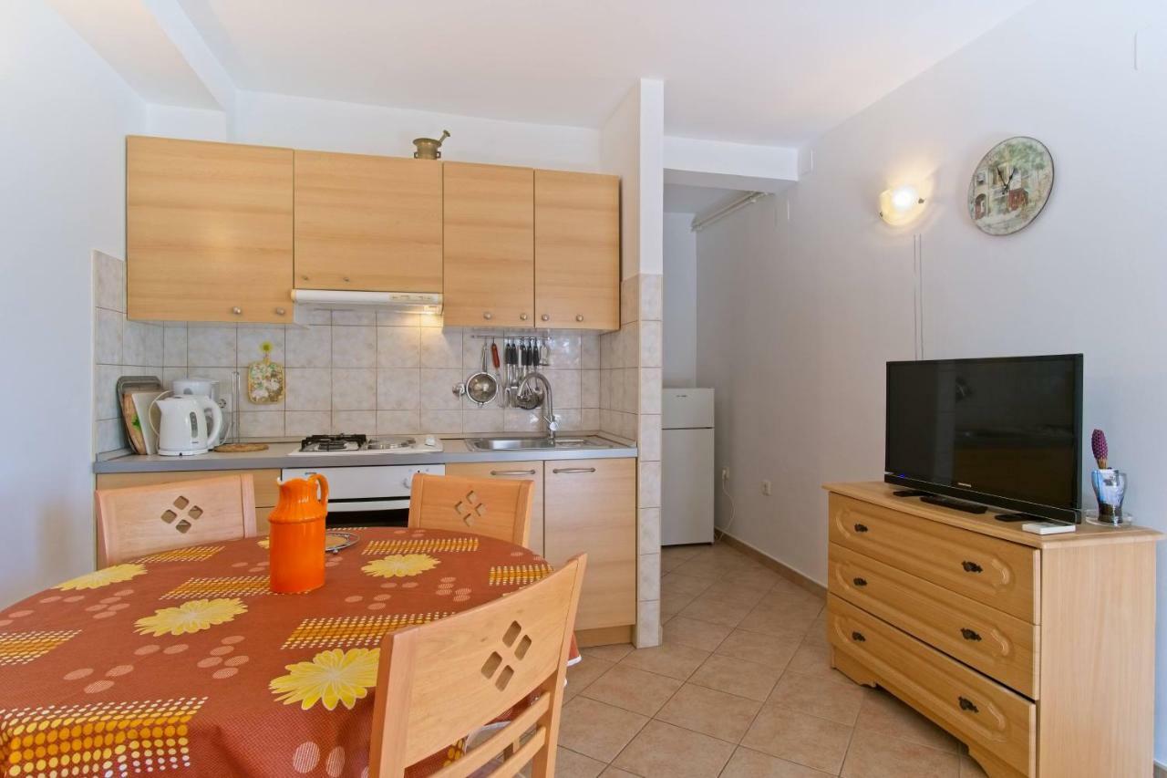 Apartmani Dorita Mali Lošinj Exteriör bild