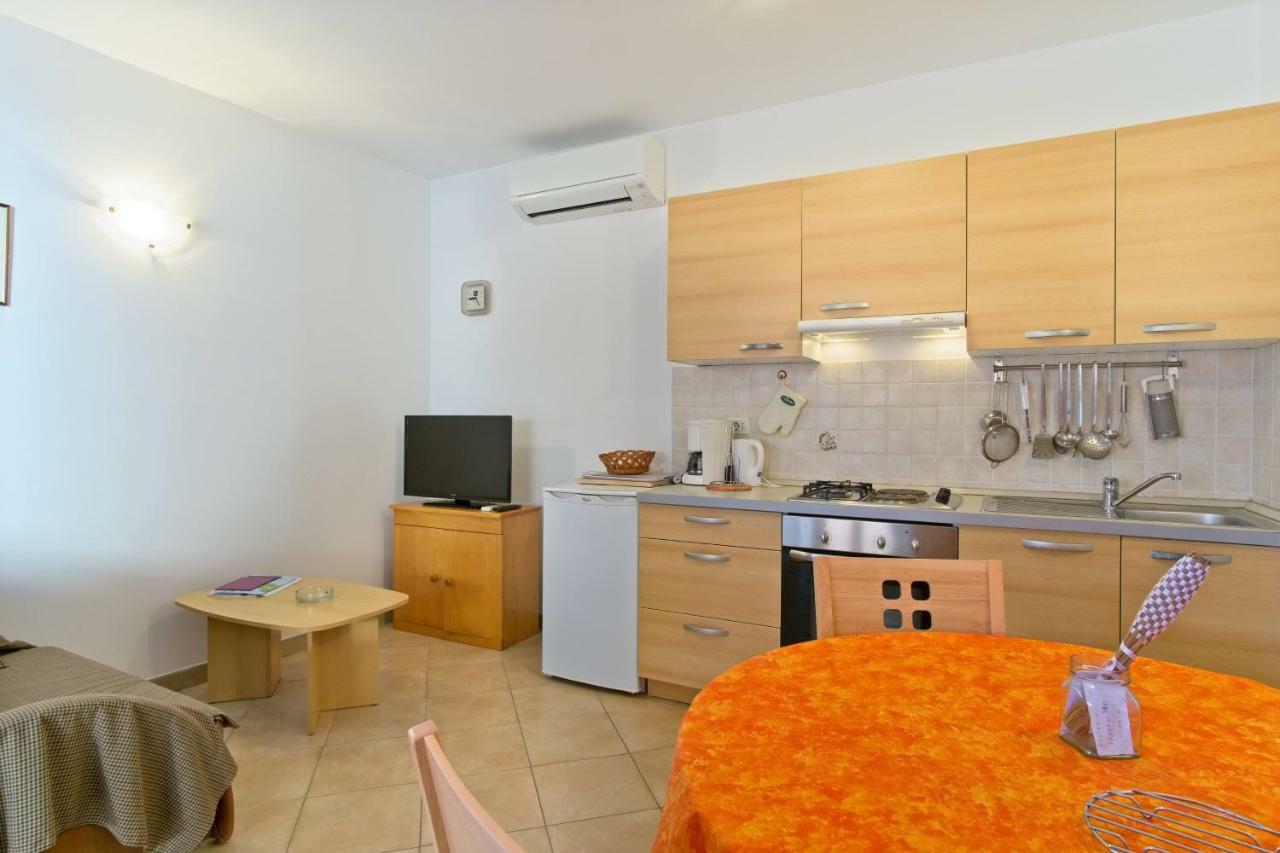 Apartmani Dorita Mali Lošinj Exteriör bild