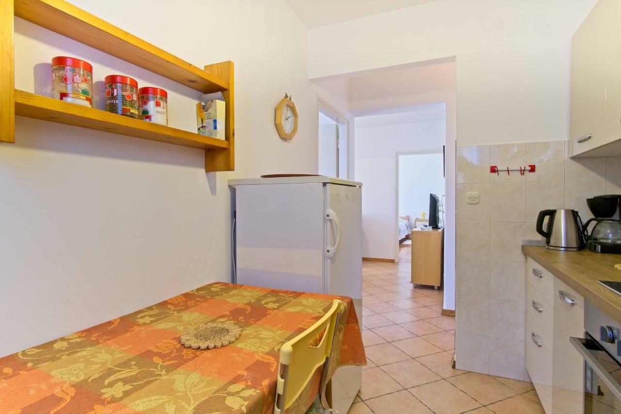 Apartmani Dorita Mali Lošinj Exteriör bild