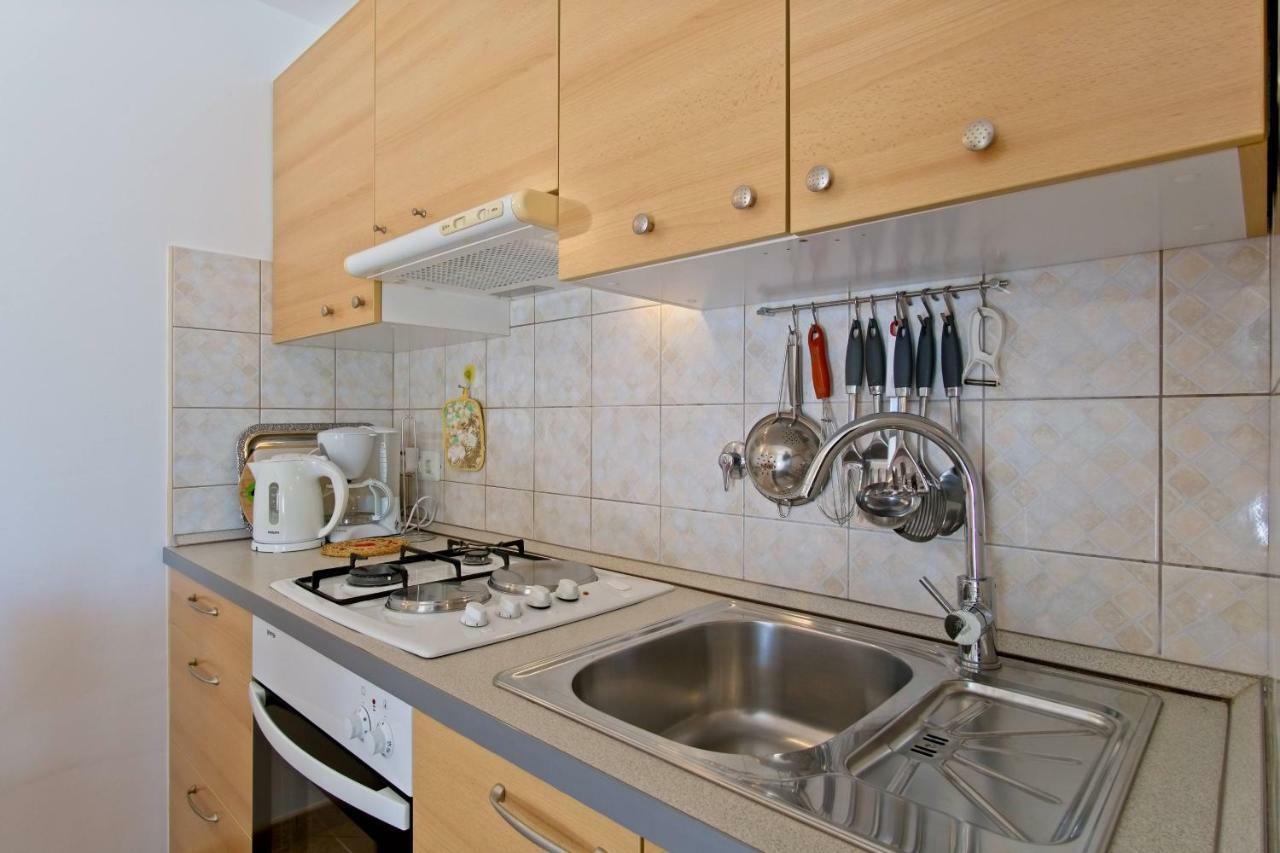 Apartmani Dorita Mali Lošinj Exteriör bild