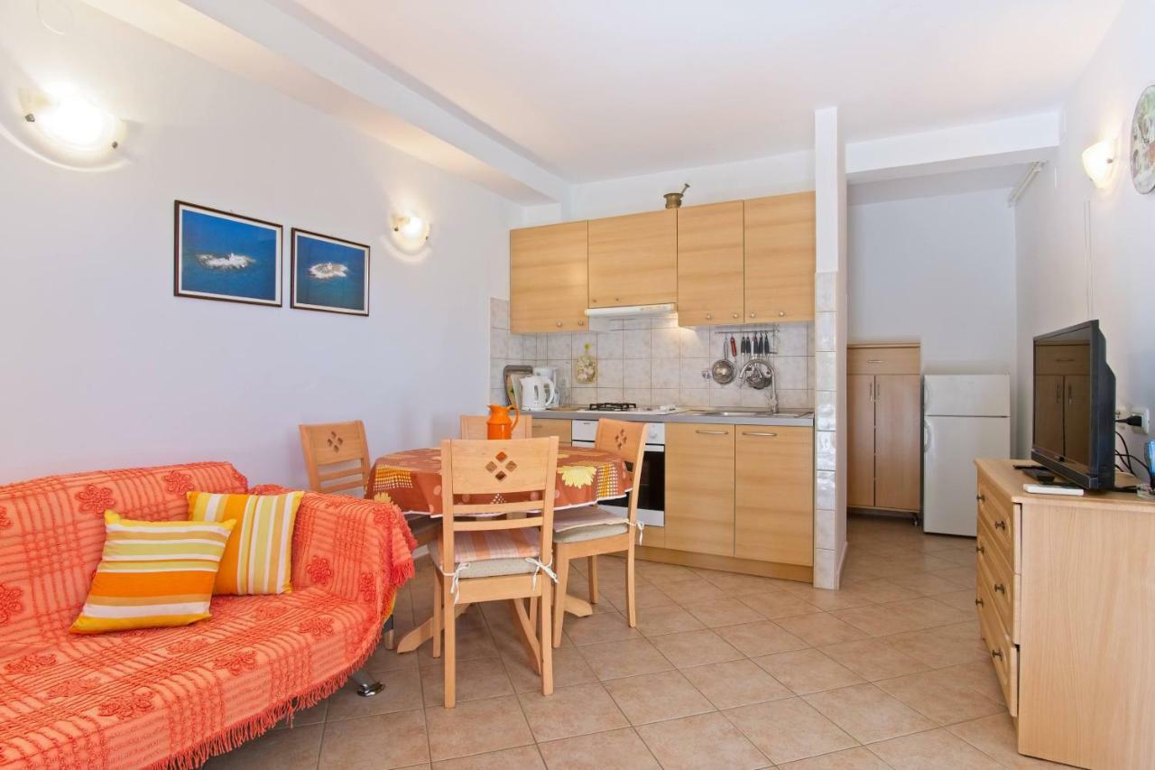 Apartmani Dorita Mali Lošinj Exteriör bild