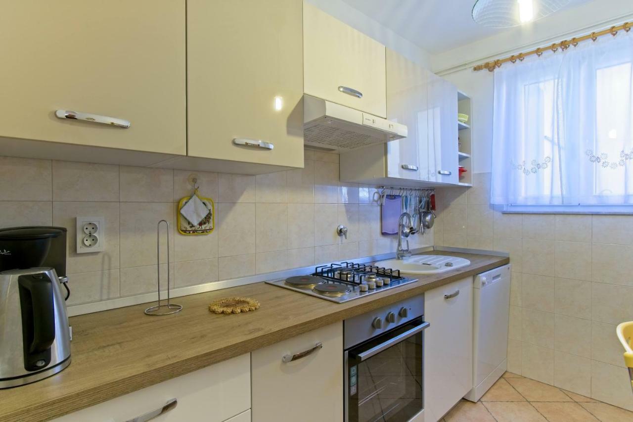 Apartmani Dorita Mali Lošinj Exteriör bild