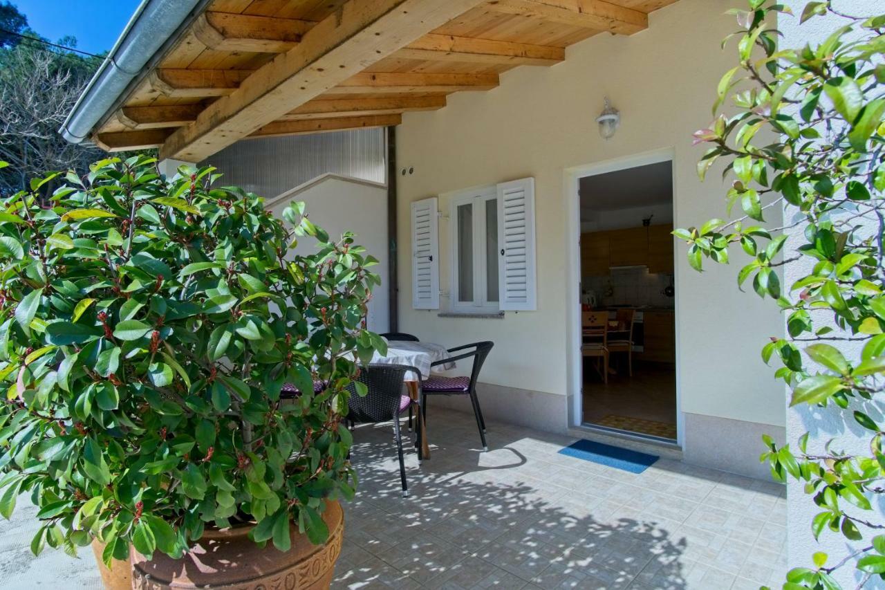 Apartmani Dorita Mali Lošinj Exteriör bild