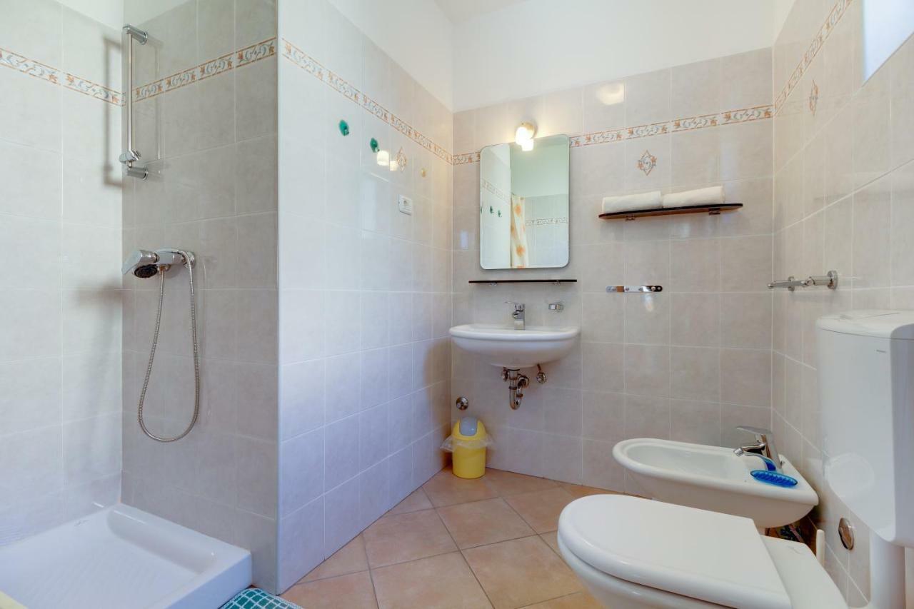 Apartmani Dorita Mali Lošinj Exteriör bild